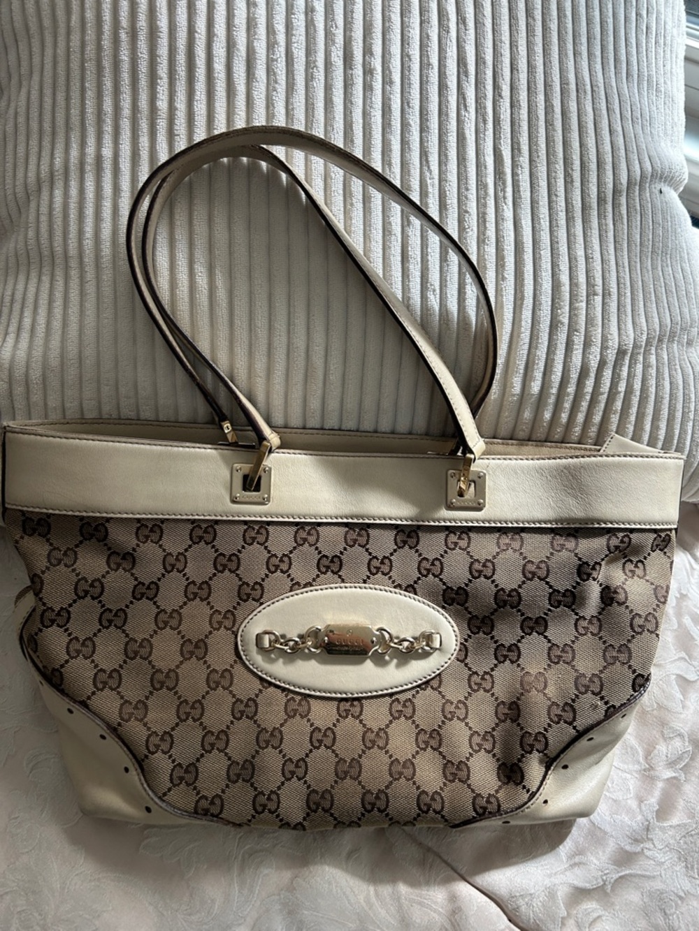7006. Authentic Gucci Beige And Brown Gg Monogram Tote With Coa.